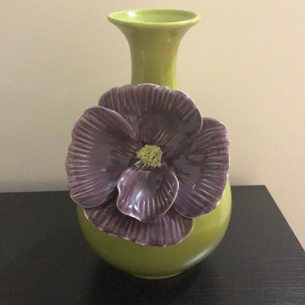 Vintage vibe Anthropologie vase